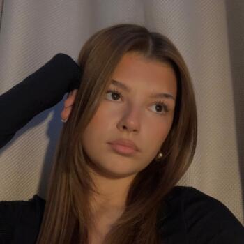 Babysitter in Würselen: Naomi