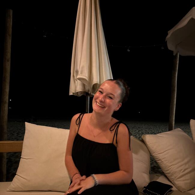 Babysitter in Billom: Lilou