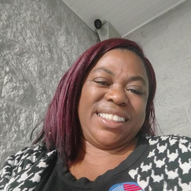 Babysitter in Long Beach: Elita