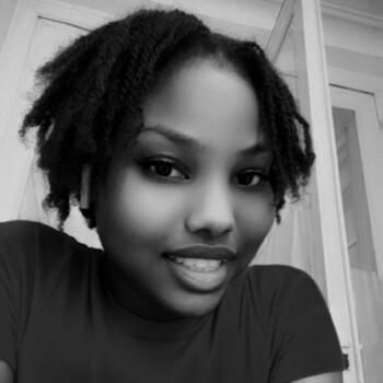 Babysitter in Forest: Fatoumata