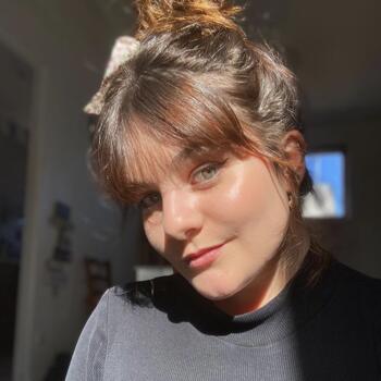 Babysitter in Saint-Quentin: Emma