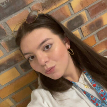 Babysitter in Outreau: Chloé