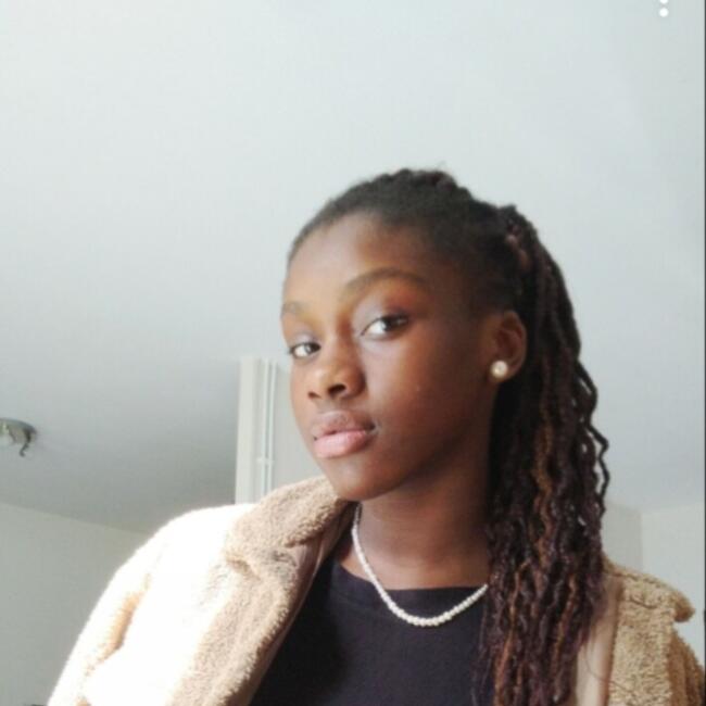 Babysitter in La Chapelle-Saint-Laud: Yohana