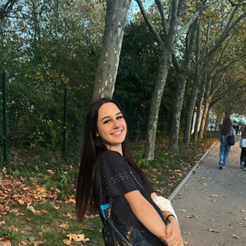 Babysitter in Salles-sur-Mer: Jeanne