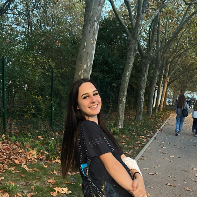 Babysitter in Salles-sur-Mer: Jeanne