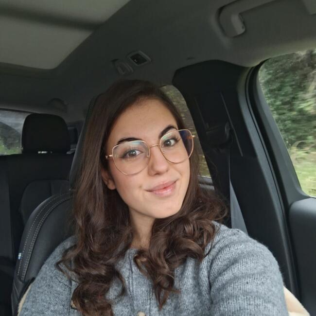 Babysitter a Bracciano: Angela