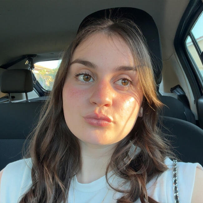 Babysitter in Bourg-en-Bresse: Lola