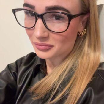 Babysitter in Leek: Josie