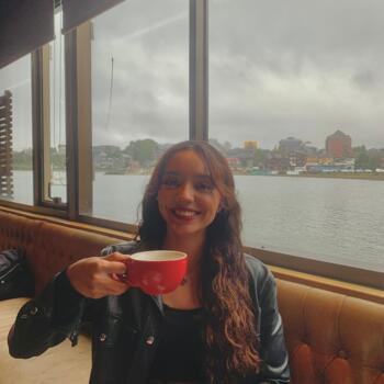 Niñera en Valdivia: Montserrat Guzmán