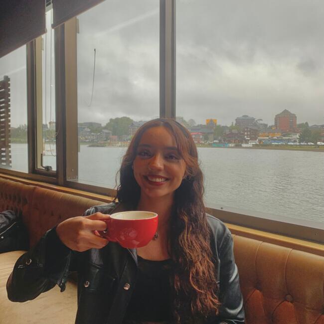 Niñera en Valdivia: Montserrat Guzmán