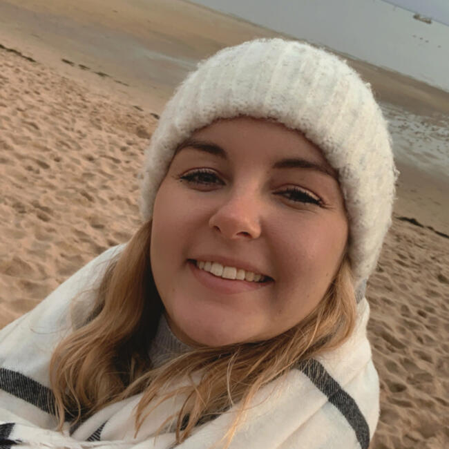 Babysitter in Annecy: Eline