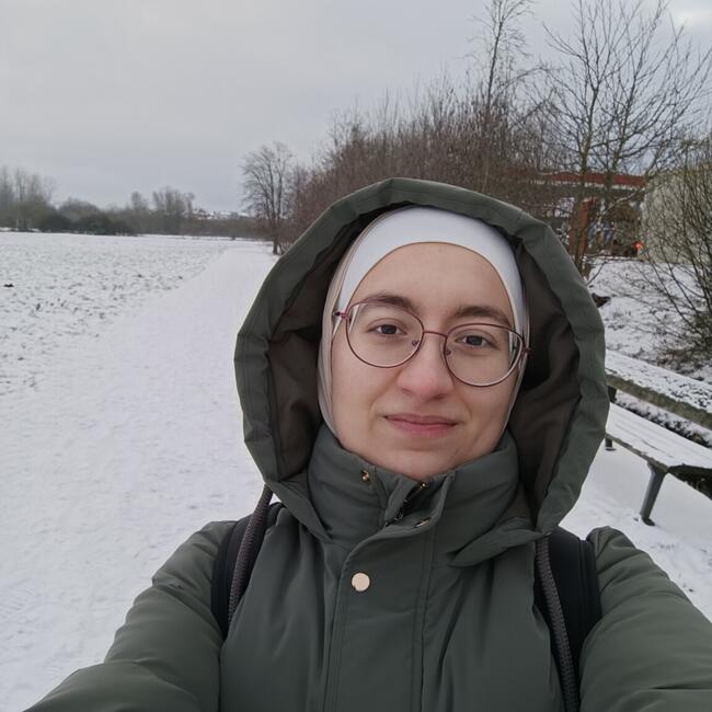 Babysitter in Hautcharage: Mariam