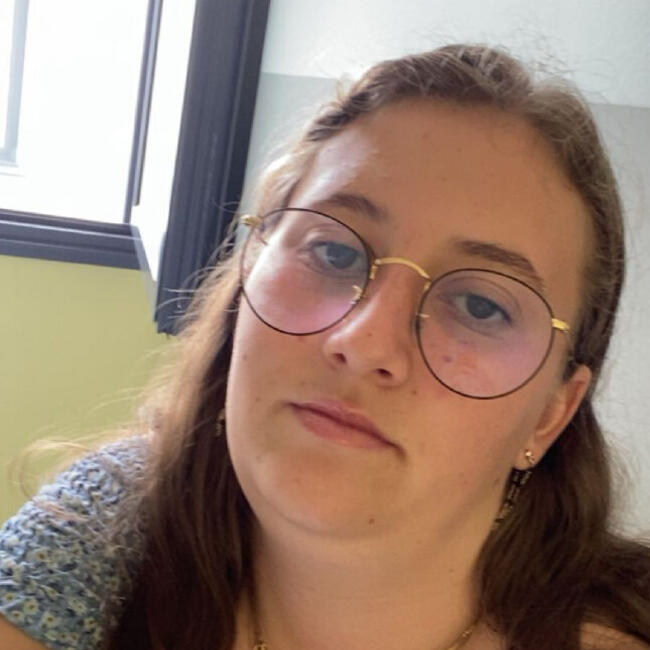 Babysitter in Bergerac: Cloé