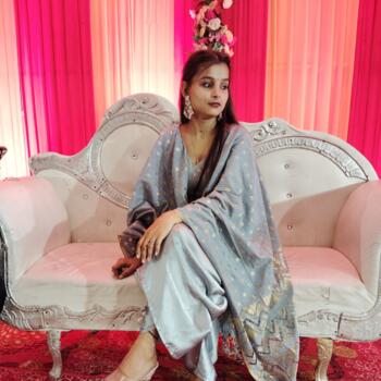 Nanny in Noida: Jyoyi