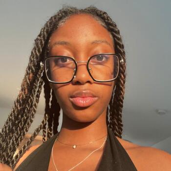 Babysitter in Melun: Davina