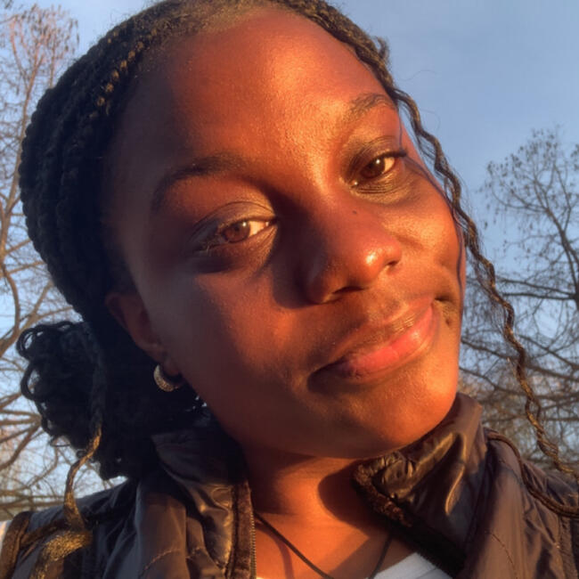 Babysitter in Carrières-sur-Seine: Evanick