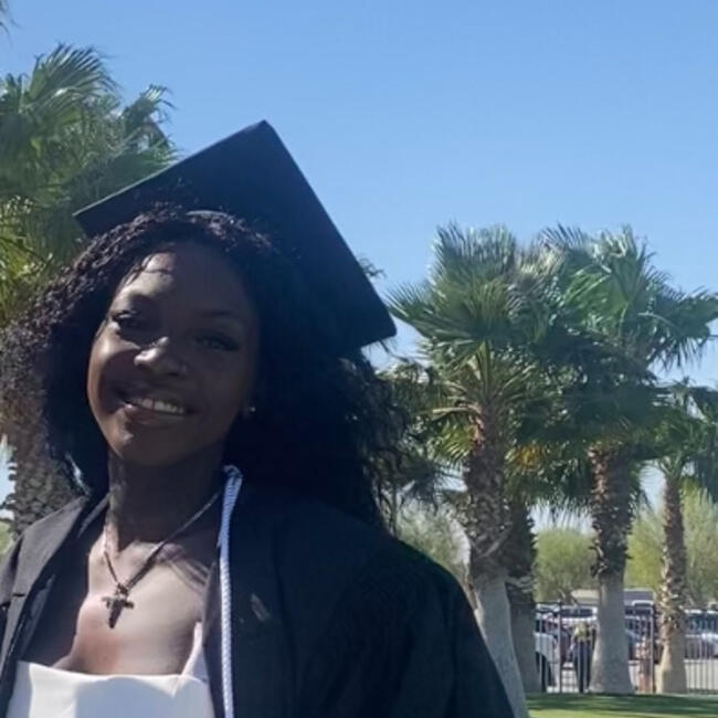 Babysitter in Eugene: Sade