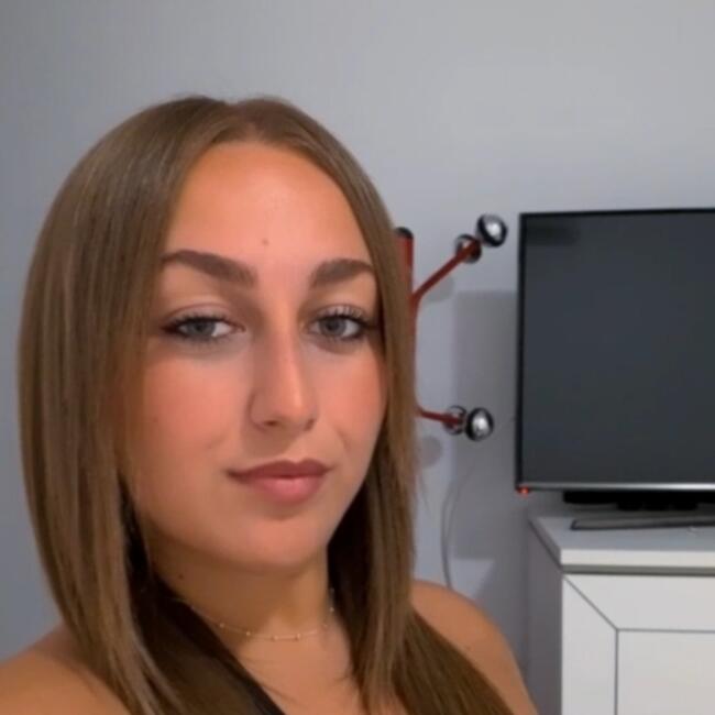 Babysitter in Alcalá de Guadaira: Julia