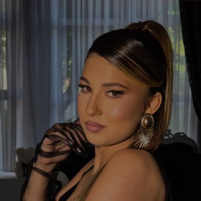 Babysitter in Miroslava: Delia