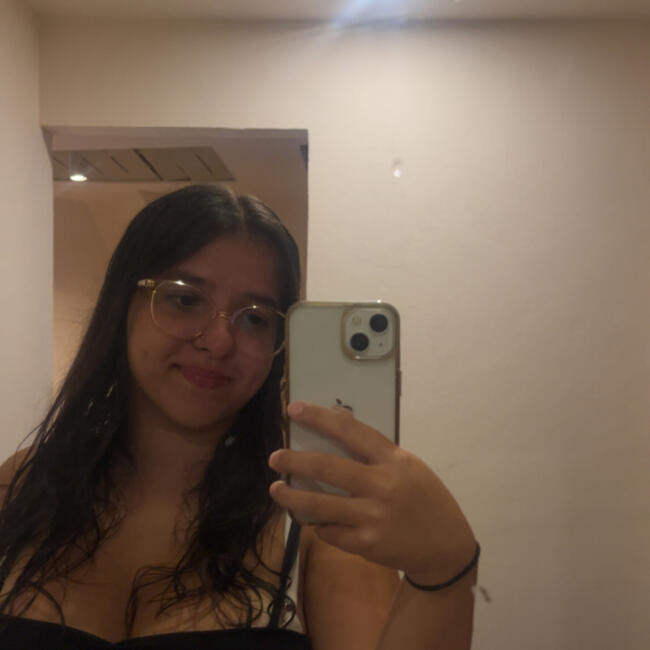 Babysitter in Messancy: Maya