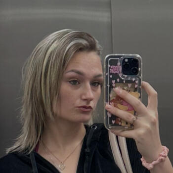 Nanny in Bredene: Raina