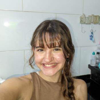 Babysitter in Angra dos Reis: Camila