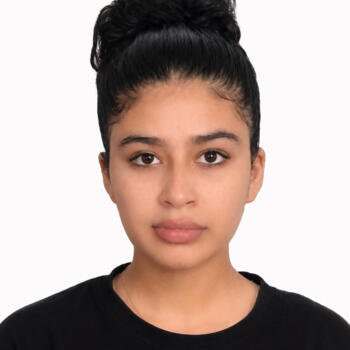Babysitter in Casablanca: Houda