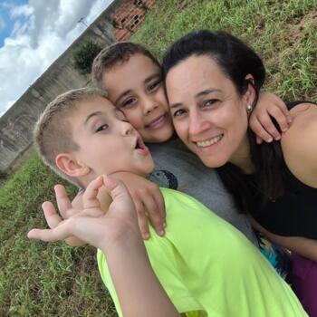 Emprego de babá em Porto Alegre: emprego de babá Camila