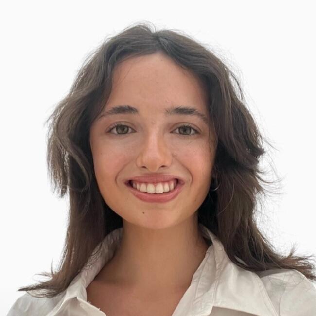 Niñera en Madrid: Júlia