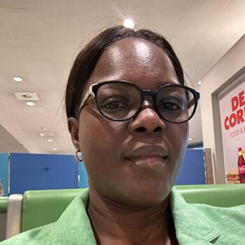 Childminder in Laranjeiro: Maria