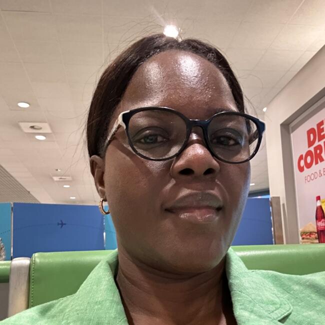 Childminder in Laranjeiro: Maria