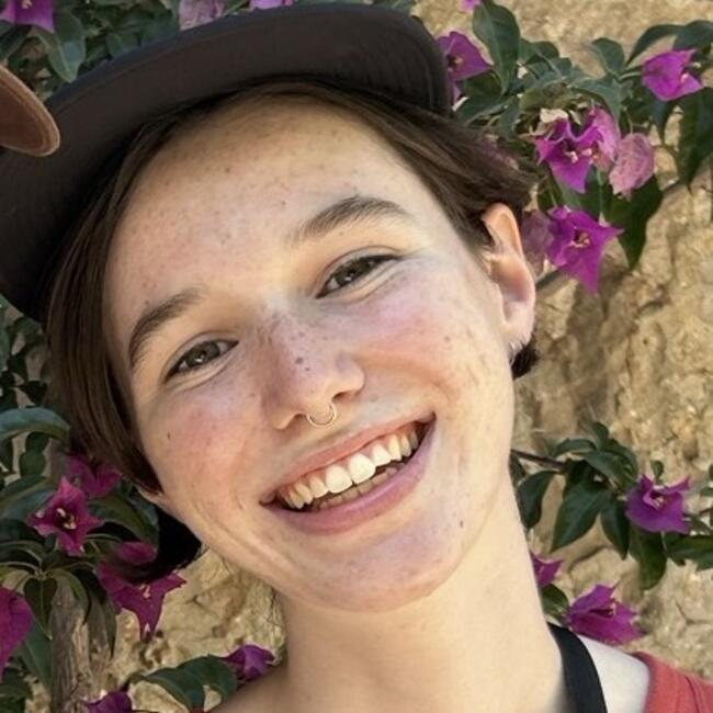 Babysitter in Toulouse: Claire