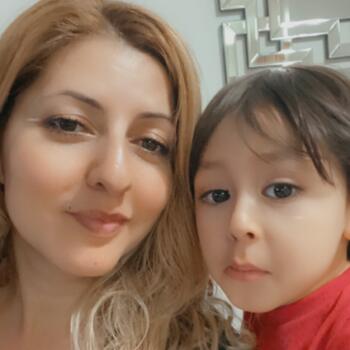 Babysitter in Los Angeles: Lilia