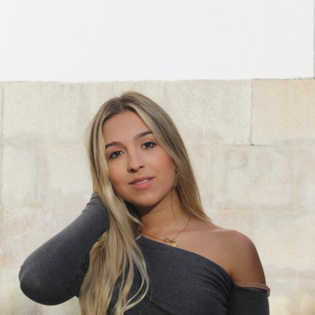 Babysitter in Lisbon: Diana