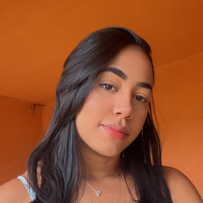 Babysitter in Ilhabela: Ana Claudia
