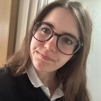 Babysitter in Farnham: Michaela