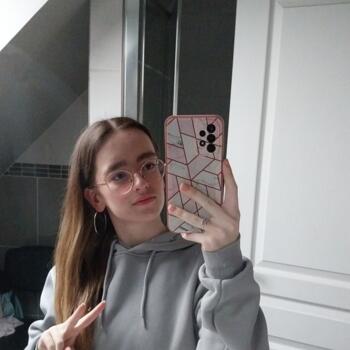 Babysitter in Combs-la-Ville: Kayla