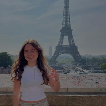 Babysitter Saint-Paul-Trois-Châteaux: Olivia