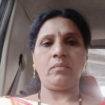 बेबीसिटर बम्बई: Ashwini