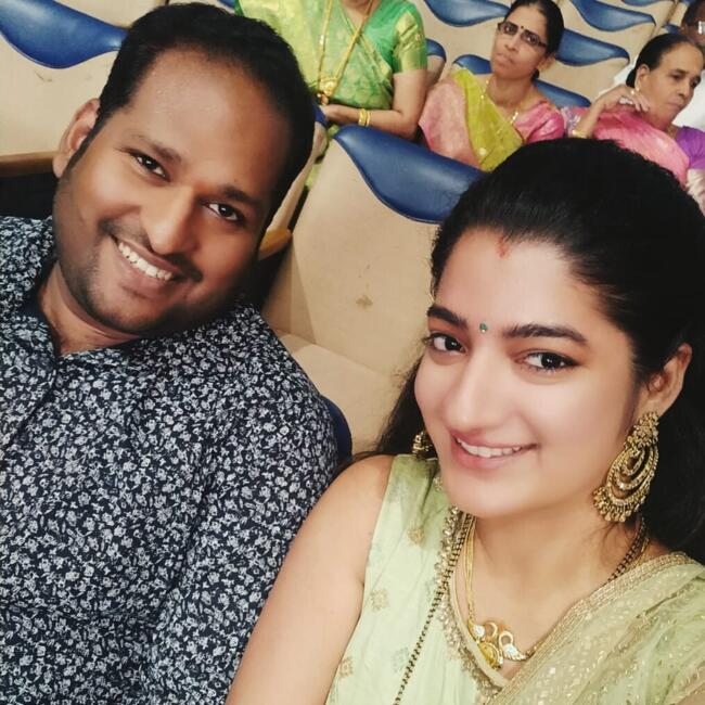 बम्बई में बेबीसिटिंग की नौकरी: SHRITHIRAJ