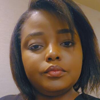 Babysitter Crowley: Daniela