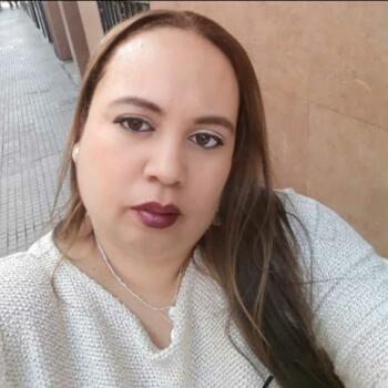 Babysitter in Barcelona: Yesica Fernanda