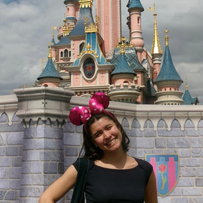 Babysitter in Paris: Carla