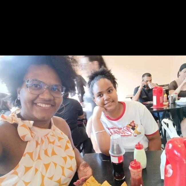 Emprego de babá em Jacareí: Juliana