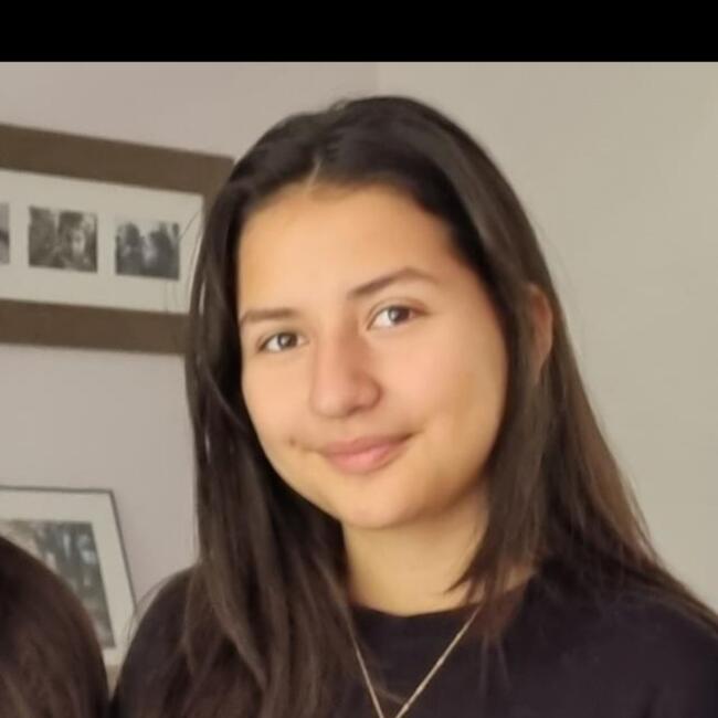 Babysitter in Saint-Genis-Laval: Kayla