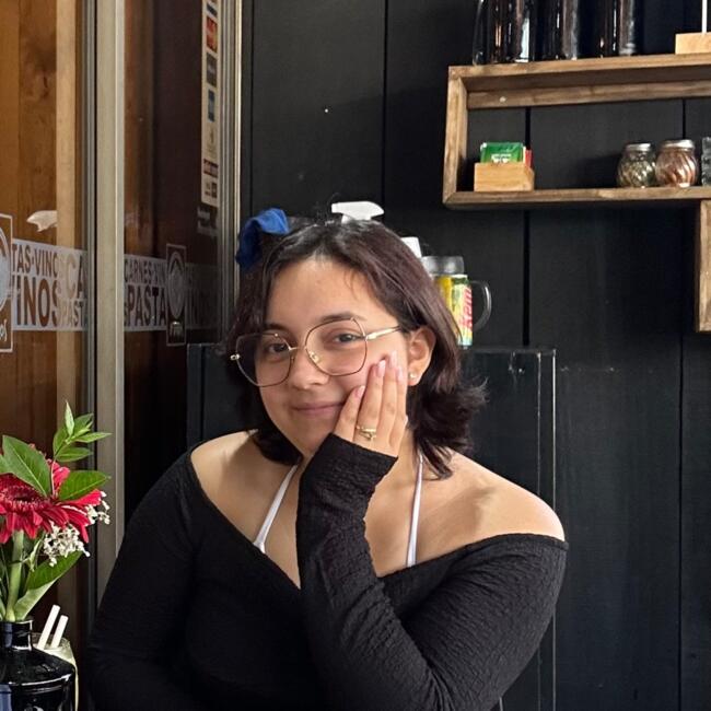 Babysitter in Chacayal: Martina
