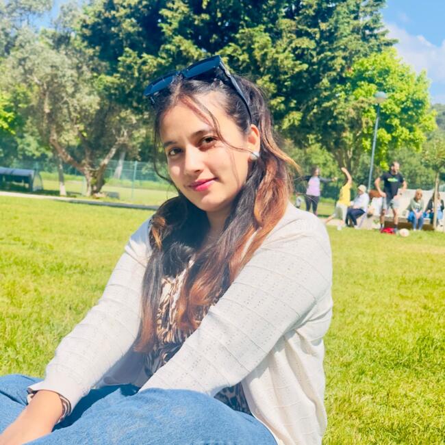 Babysitter em Lisboa: Hira