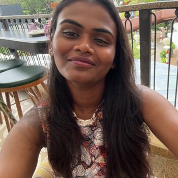 Babysitter Gold Coast: Veronica