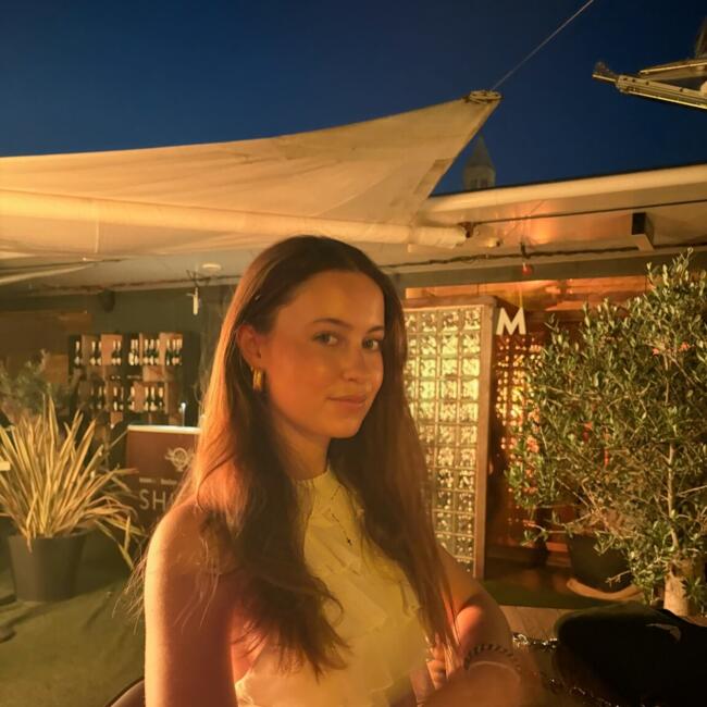 Babysitter in Esplugues de Llobregat: Inés