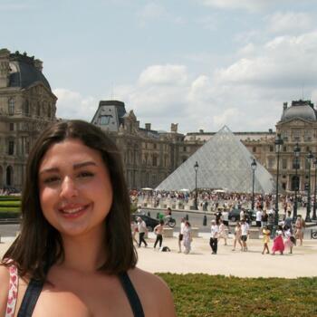 Babysitter in Paris: Brysa